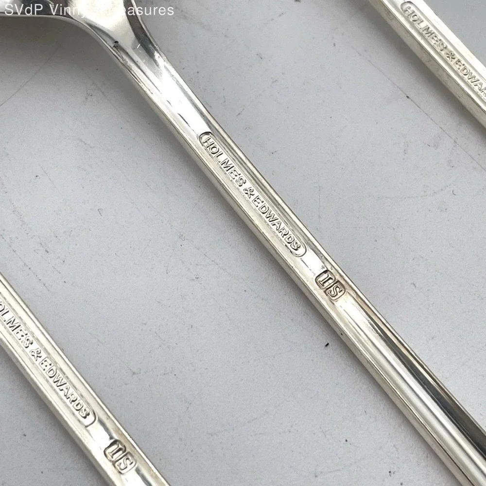 Vintage Holmes & Edwards IS Silverplate Teaspoons Floral Pattern w/ Original Box